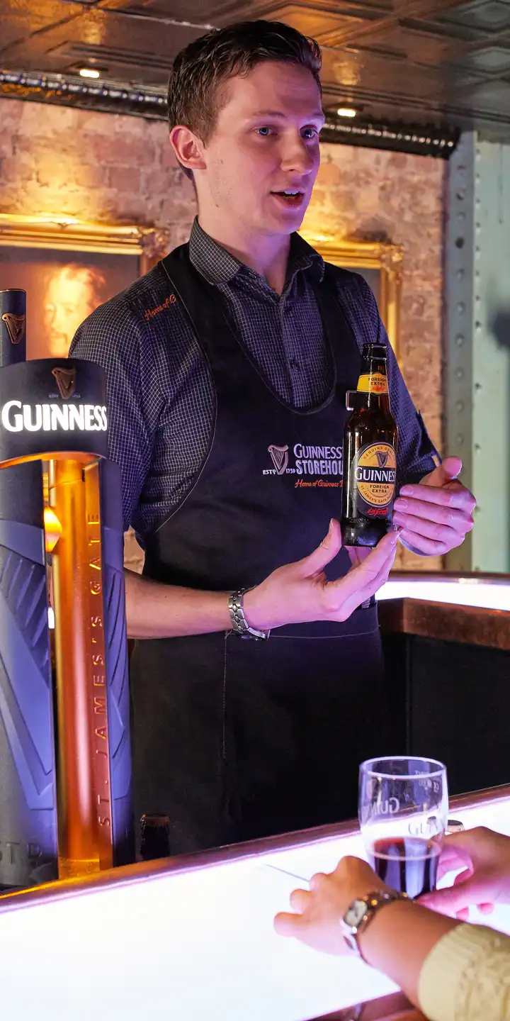 Ireland-Guinness-Storehouse-Connoisseur-Bar