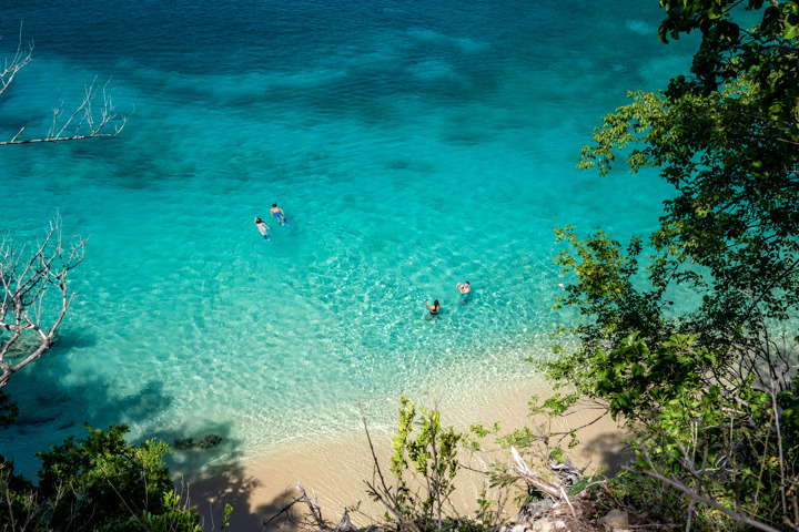 Anguilla - Little Bay - Photo by Peter Nowicki